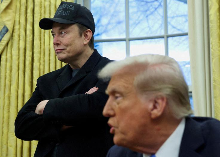 Ena od skupnih točk Donalda Trumpa in Elona Muska so v zadnjem času kritike in verbalni napadi na nekatere medije, predvsem ameriške, ki poročajo o dogajanju v Beli hiši ter novi vladi in predsedniški administraciji ZDA.  | Foto: Reuters
