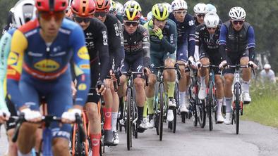 Pedersen zmagovalec uvodne etape, Roglič brez težav