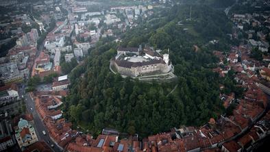 V košari toplozračnega balona smo se zbujali nad Ljubljano