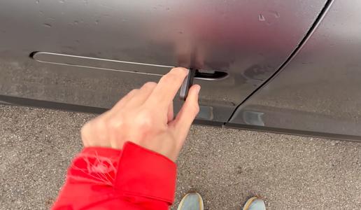 Konec za skrite kljuke? Kitajci so postavili zelo jasna pravila. #foto