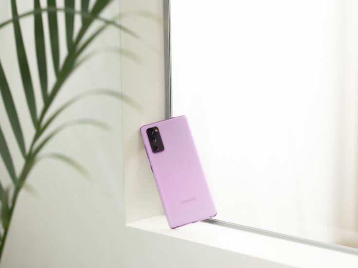 Galaxy S20 FE vključuje profesionalno glavno kamero in selfie kamero z 31 milijoni slikovnih pik, ki vključuje tehnologijo tetra-binninga. | Foto: 