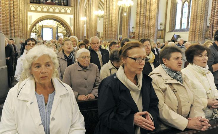 Maša v podporo prepovedi splava na Poljskem v varšavski katedrali. Fotografija je bila posneta leta 2016.  | Foto: Guliverimage