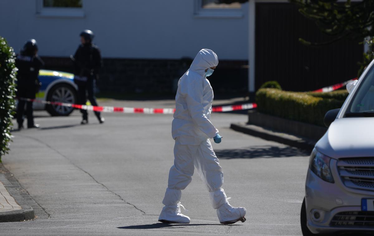 Weitefeld, Nemčija, umor, trupla, policija, preiskava, forenziki | Višine škode in podatka, ali so neznanci kaj ukradli, policisti niso navedli. Preiskava na terenu še traja, fotografija je simbolična.  | Foto Guliverimage