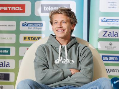 Grega Žemlja: Žiga Šeško nas vse v reprezentanci dela boljše