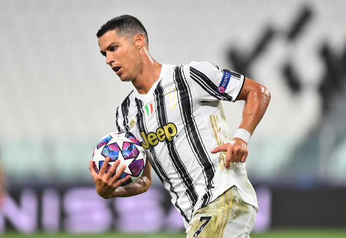Cristiano Ronaldo je zabil dva gola za zmago Juventusa, a ta ni bila dovolj za uvrstitev v četrtfinale. | Foto: Reuters