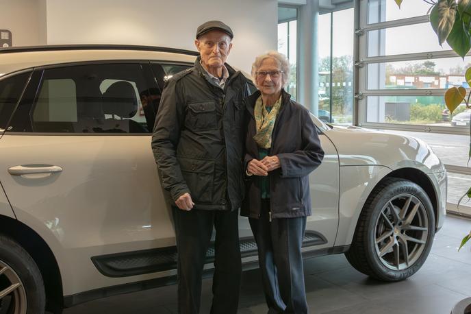 Porsche Macan zakonca 70 let | Derek in Audrey Evans ob prevzemu porsche macana | Foto Porsche