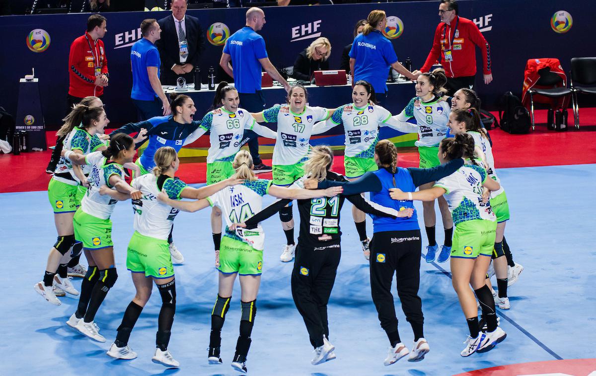 EHF Euro2022: Slovenija - Srbija, rokomet slovenska ženska rokometna reprezentanca | Slovenke so ugnale Srbijo in si zagotovile napredovanje v drugi del EP. | Foto Grega Valančič/Sportida