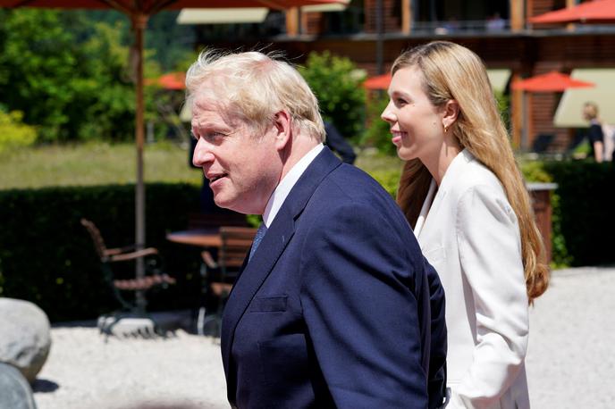 Boris Johnson z ženo Carrie | Foto Reuters