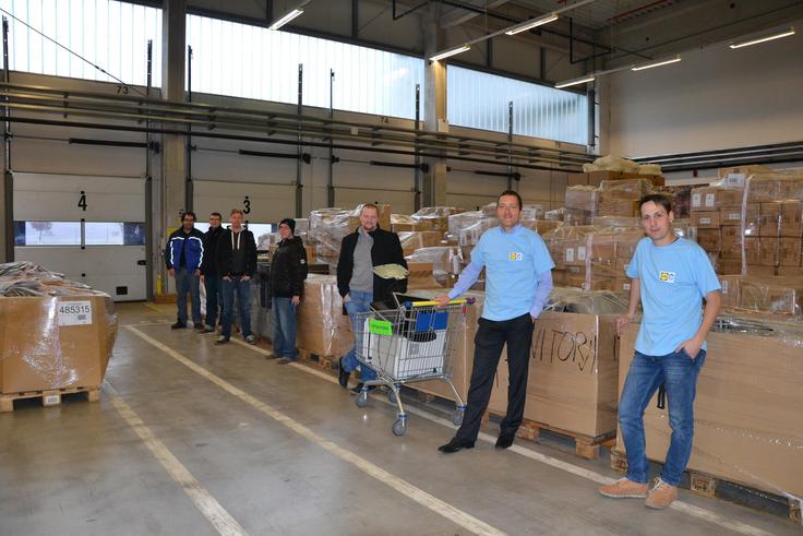 Lidl Slovenija je društvu Vez-je podaril več kot 80 računalnikov in zaslonov. | Foto: 