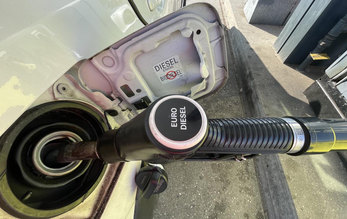 gorivo dizel bencin črpalka | Nove cene bodo veljale do 9. oktobra.  | Foto Gregor Pavšič