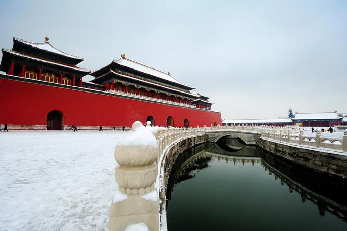 Meteorologi za prihodnje dni napovedujejo nadaljnje sneženje, medtem ko je Kitajska v pričakovanju prazničnega tedna. Kitajci po vsem svetu se pripravljajo na leto zmaja, ki bo po lunarnem koledarju nastopilo v soboto in bo trajalo do 28. januarja 2025. | Foto: Shutterstock