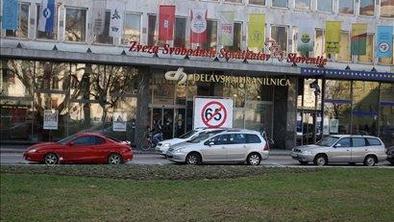 Sindikati zahtevajo sejo ESS