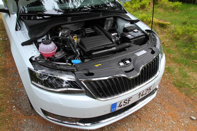 Tak 1,4-litrski bencinski turbo motor je trenutno na voljo samo s sedemstopenjskim menjalnikom DSG. | Foto: Aleš Črnivec