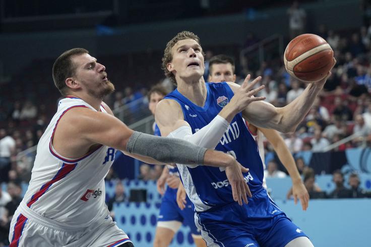 Lauri Markkanen je dal 29 točk, le sedem v zadnji četrtini. | Foto: Reuters