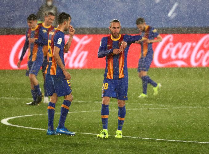 Barcelona je po porazu v Madridu padla na tretje mesto. | Foto: Reuters