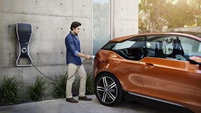 BMW z mislijo na družine razmišlja o širitvi svoje električne palete i.
