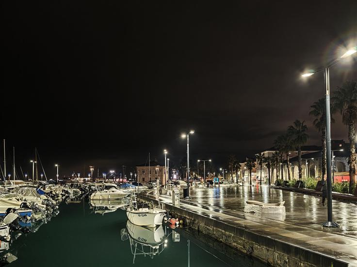 Nočna fotografija, posneta s pametnim telefonom Xiaomi Ultra 17 | Foto: 