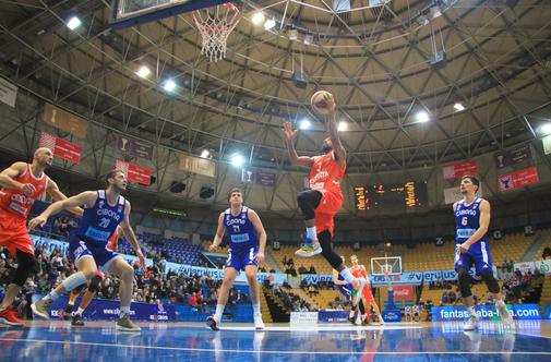 Cedevita Olimpija in Krka do tesne zmage, Primorska izgubila