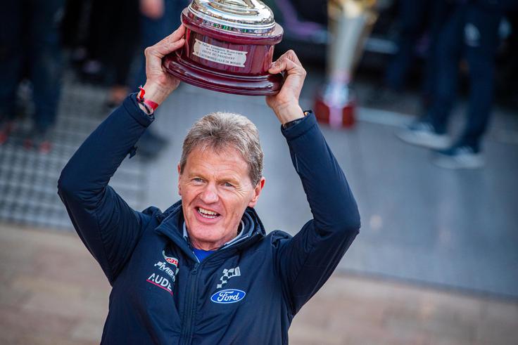 Dvignjen pokal po zmagi na reliju Monte Carlo. | Foto: M-Sport