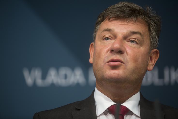 Ključno besedo pri imenovanju članov v podjetju 2TDK bo imel minister Peter Gašperšič.  | Foto: Matej Leskovšek
