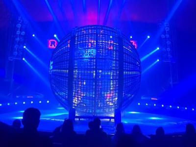 Akrobat umrl pred očmi gledalcev v Globusu smrti #video