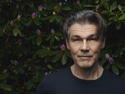 Pevec skupine A-Ha ima Parkinsonovo bolezen