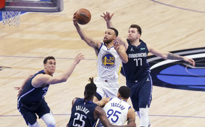 Curry je dal 31 točk, Dončić 40. Tako sta bila prva strelca svojih ekip. | Foto: Reuters