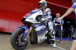 Strašljiva moč Yamahe, Rossi še brez priključka