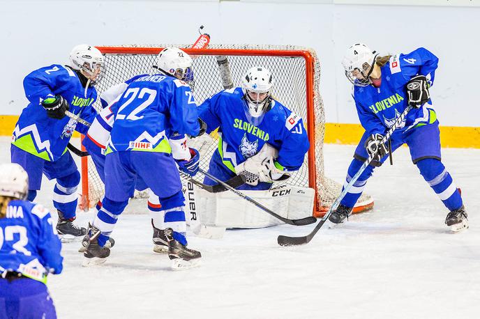 risinje, slovenska ženska hokejska reprezentanca, Slovenija - Velika Britanija | Slovenske hokejistke so na svetovnem prvenstvu premagale še Mehiko, osvojile prvo mesto in napredovale v višji rang tekmovanja. | Foto Žiga Zupan/Sportida