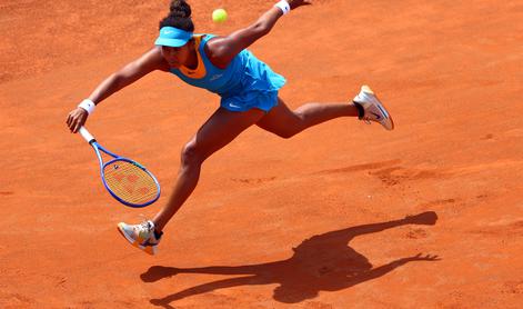 Japonka Naomi Osaka prek Italijanke do španske nosilke