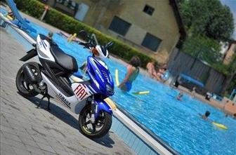 Yamaha 50 aerox "team replica"