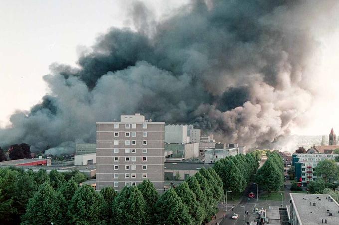 Nizozemci dogodku v Enschedeju pravijo "Vuurwerkramp", kar je nizozemsko za "pirotehnična katastrofa".  | Foto: Reuters