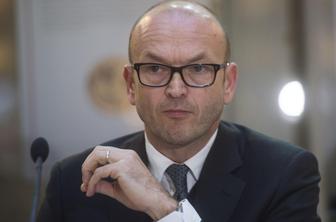 Jazbec: Bank je v Sloveniji preveč