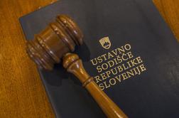 Ustavno sodišče: Istospolni lahko registracijo opravijo tudi zunaj upravne enote