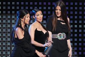 Peticija proti krznu v trgovinah sester Kardashian
