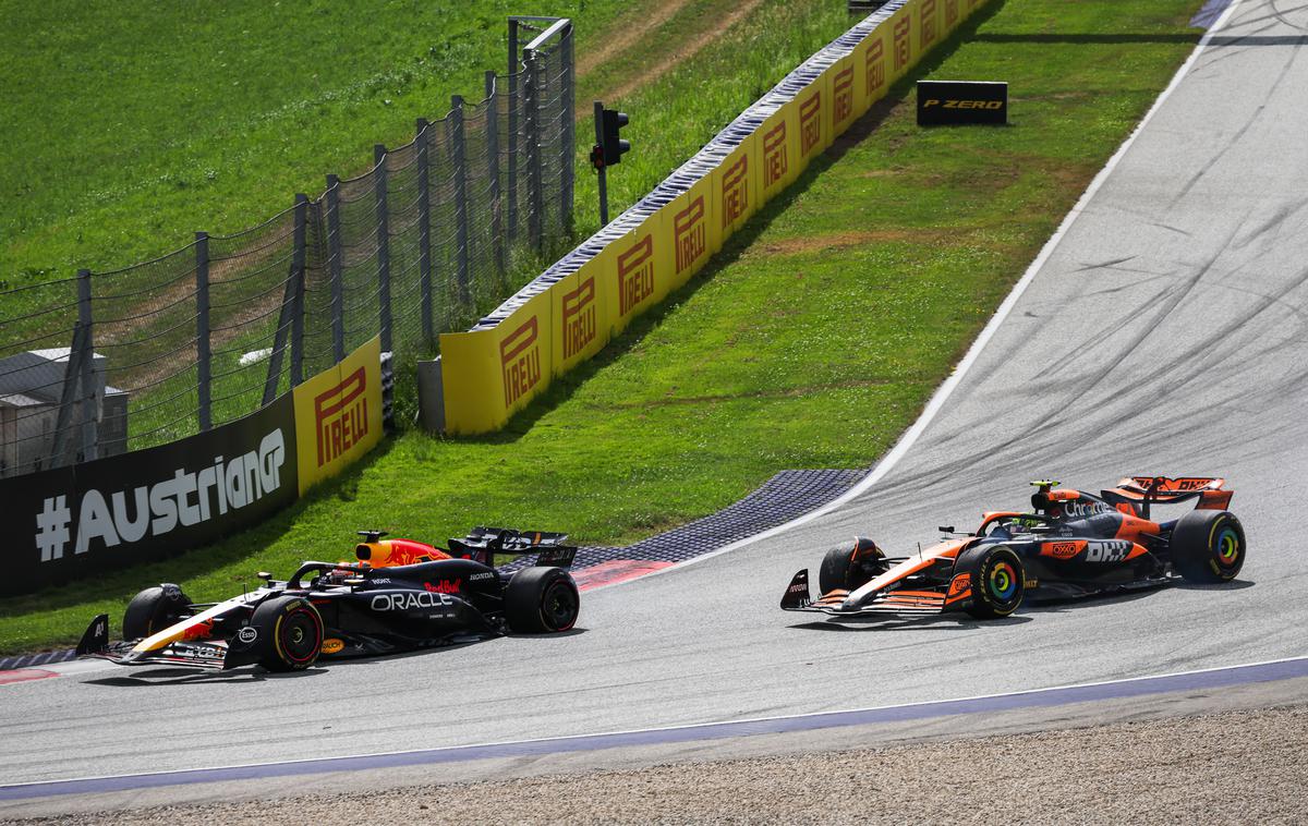 VN Avstrije Max Verstappen Lando Norris Red Bull McLaren | Max Verstappen je sedem krogo pred ciljem VN Avstrije trčil v Landa Norrisa. V dvoboju za zmago! | Foto Guliverimage
