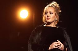 Adele se ne bo pobotala z možem, vložila je dokumente za ločitev