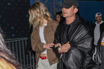 Igralca ujeli z 21 let mlajšo izbranko