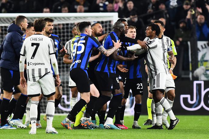 Juventus : Inter | Po golu Romela Lukakuja so v torek zapele pesti. | Foto Reuters