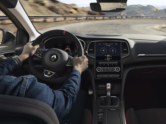 V notranjosti bo imel megane zdaj drug infozabavni vmesnik, prav tako pa tudi 10-palčne digitalne merilnike pred očmi voznika. | Foto: Renault