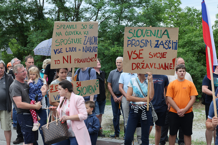 Shod proti romskemu nasilju. | Foto: Bojan Puhek