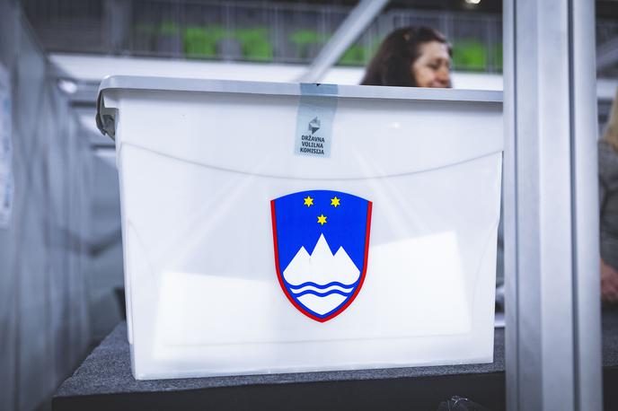 Volitve | Predčasno glasovanje v Stožicah.  | Foto Ana Kovač