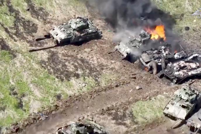 uničeni tanki, leopard, Ukrajina | Skupno naj bi bilo tovrstnih formacij več kot 40. Prvo pogodbo pa naj bi glede na današnje sporočilo ministrstva že podpisal čečenski bataljon Ahmat, poroča nemška tiskovna agencija dpa. | Foto Reuters