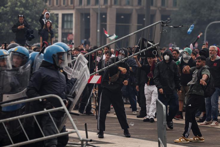 Milano, protesti | Foto: Reuters