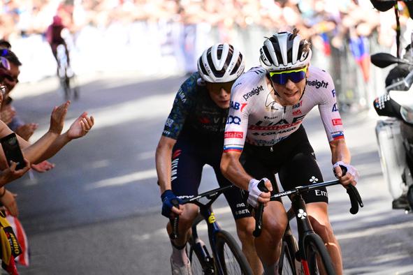 Tadej Pogačar do rumene majice!