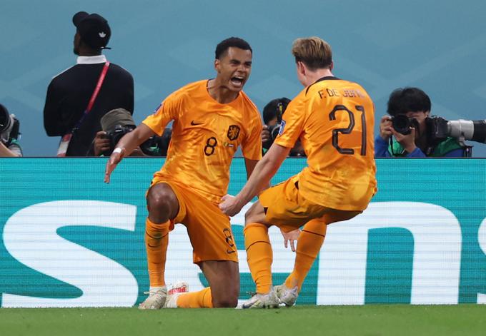 Cody Gakpo in Frenkie de Jong sta zrežirala zadetek za vodstvo Nizozemcev z 1:0, na koncu so slavili z 2:0. | Foto: Reuters