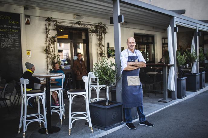 Boris Vitez, Vatta | Priljubljeni bar Vatta na Opčinah vodijo štirje partnerji, eden od njih je Boris Vitez, nekoč uspešen košarkar. | Foto Bojan Puhek