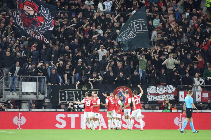 AZ Alkmaar Legia Varšava | AZ Alkmaar je premagal Legio z 1:0, edini zadetek na tekmi je v  52. minuti dosegel Vangelis Pavlidis, po srečanju pa je prišlo do večjega incidenta. | Foto Guliverimage