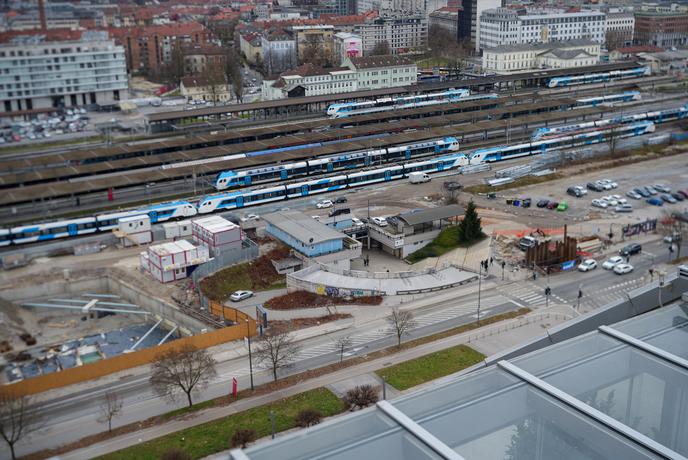 Pomembna novost za pešce in kolesarje v podhodu pod Vilharjevo cesto