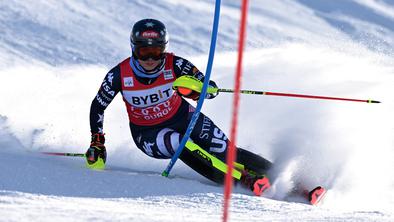 Mikaela Shiffrin nima konkurence, po poškodbi Neje Dvornik ničla Slovenk